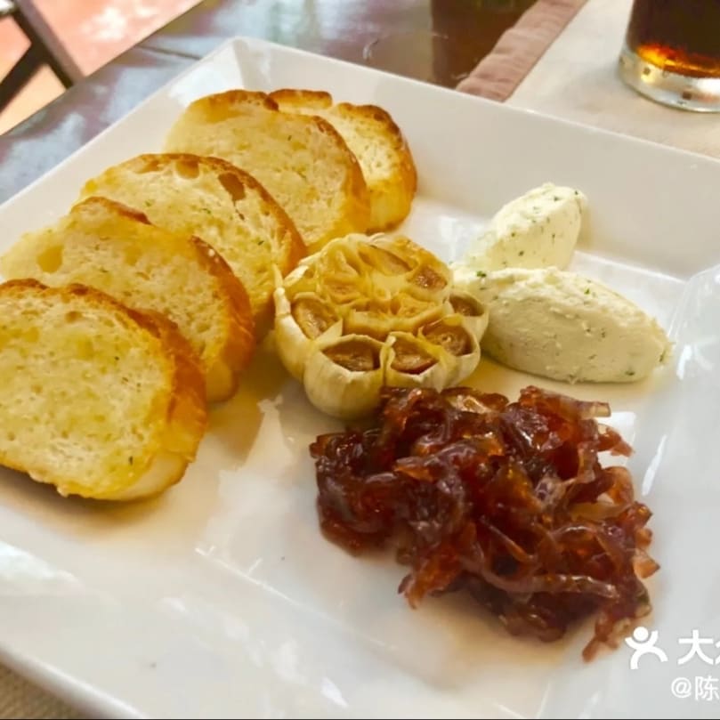 Herbed Goat Cheese Platter